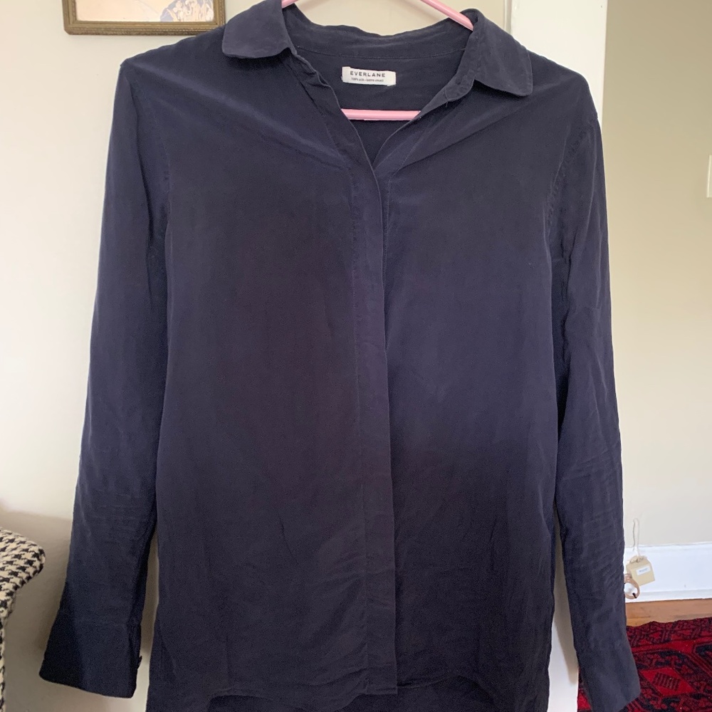 Everlane 100% Silk Button Up Blouse size small 560